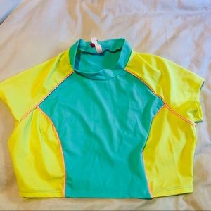Short sleeves cropped rashguard